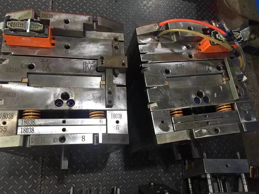 双色赢博在线平台硬胶软胶